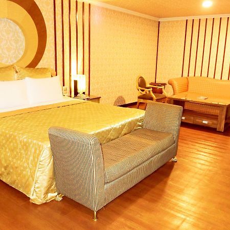 Huang Xing Motel Pingtung Buitenkant foto