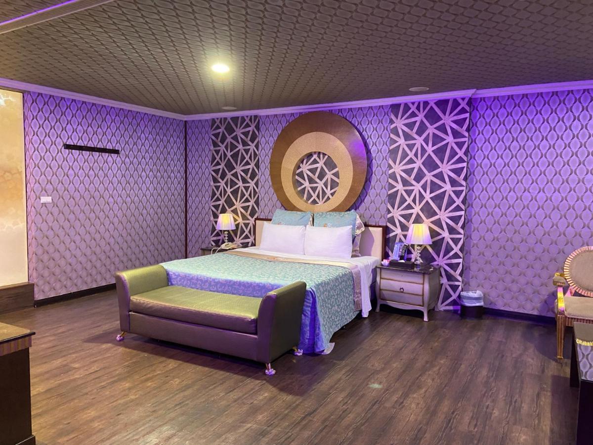 Huang Xing Motel Pingtung Buitenkant foto