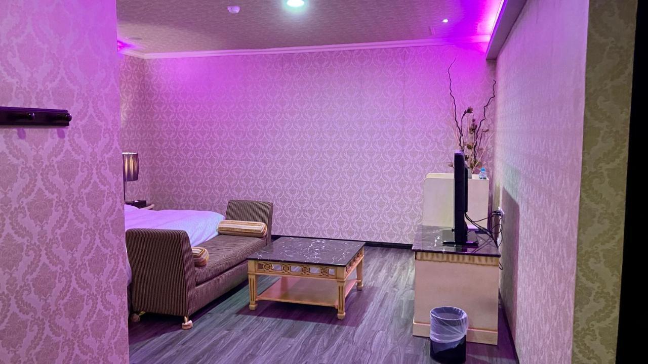 Huang Xing Motel Pingtung Buitenkant foto