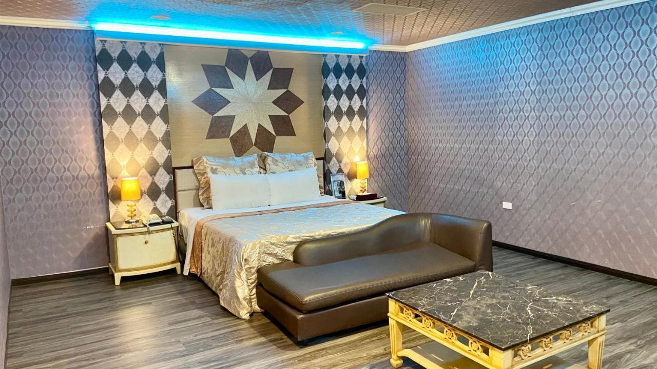 Huang Xing Motel Pingtung Buitenkant foto