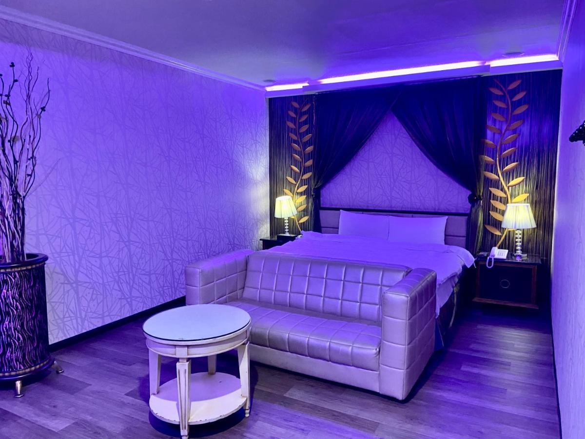 Huang Xing Motel Pingtung Buitenkant foto