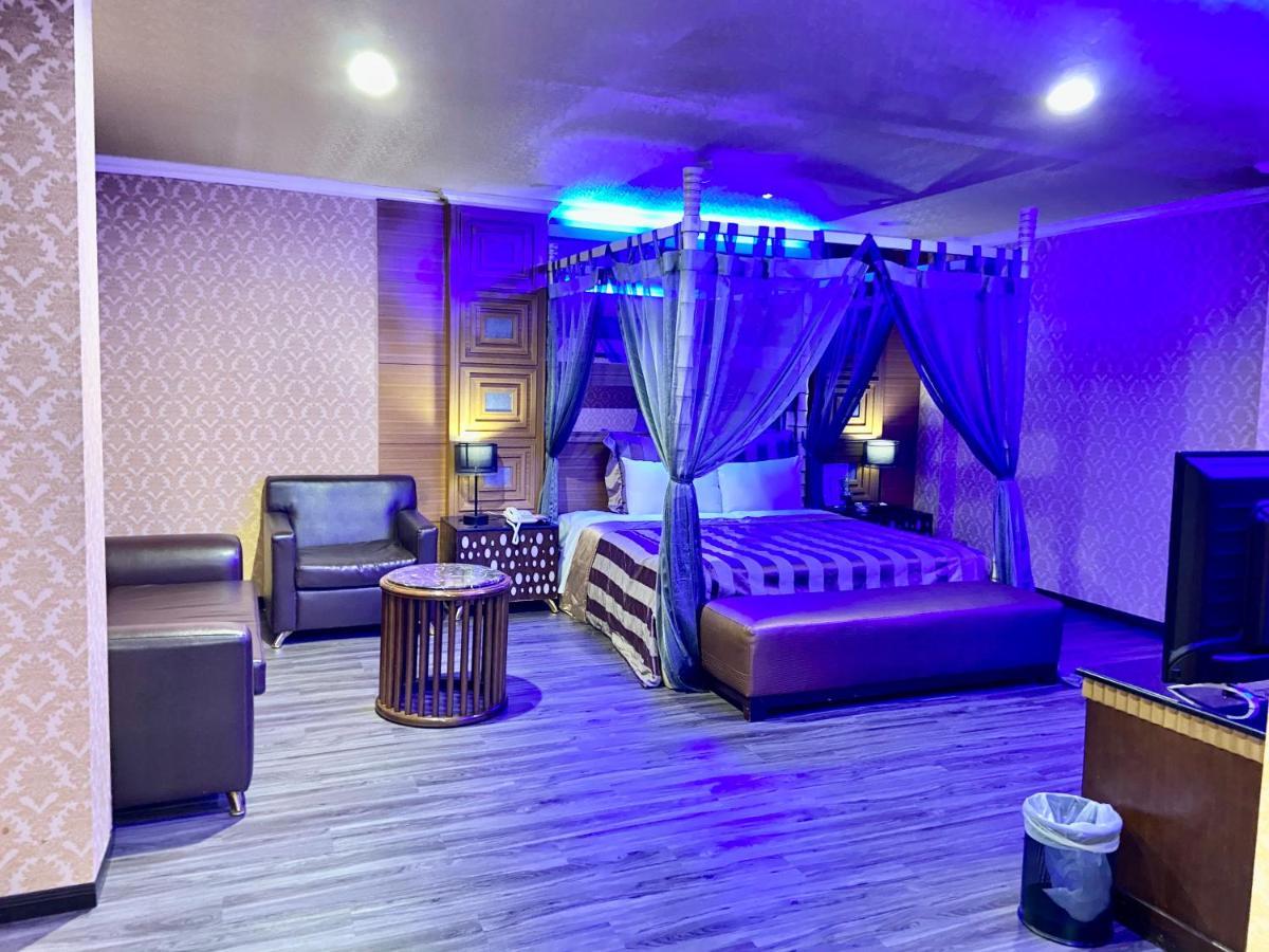 Huang Xing Motel Pingtung Buitenkant foto