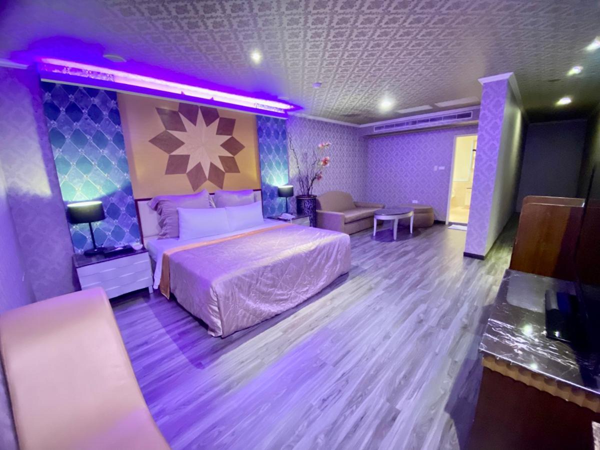 Huang Xing Motel Pingtung Buitenkant foto