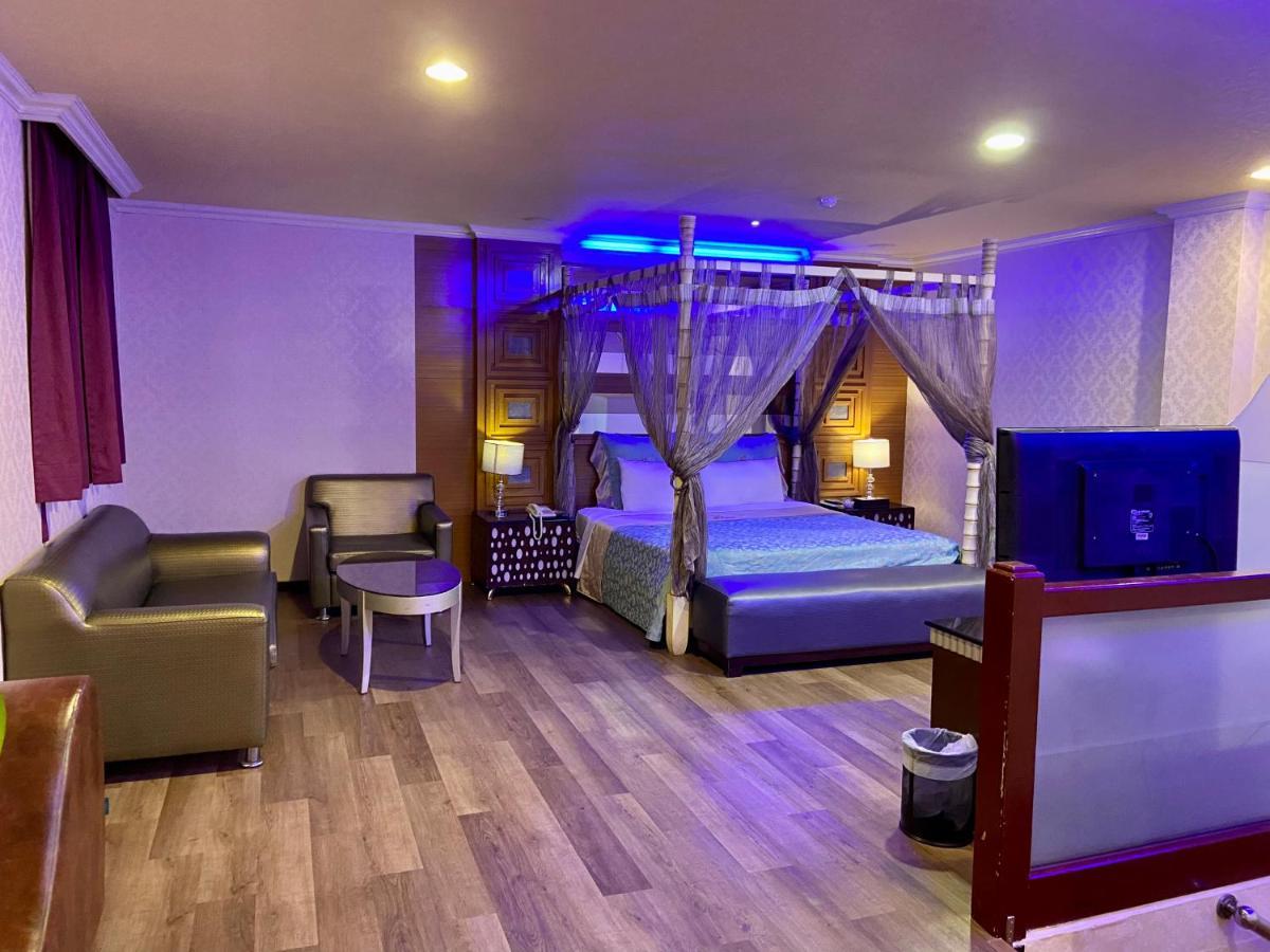 Huang Xing Motel Pingtung Buitenkant foto