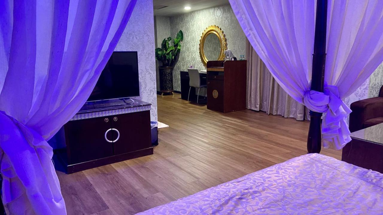 Huang Xing Motel Pingtung Buitenkant foto