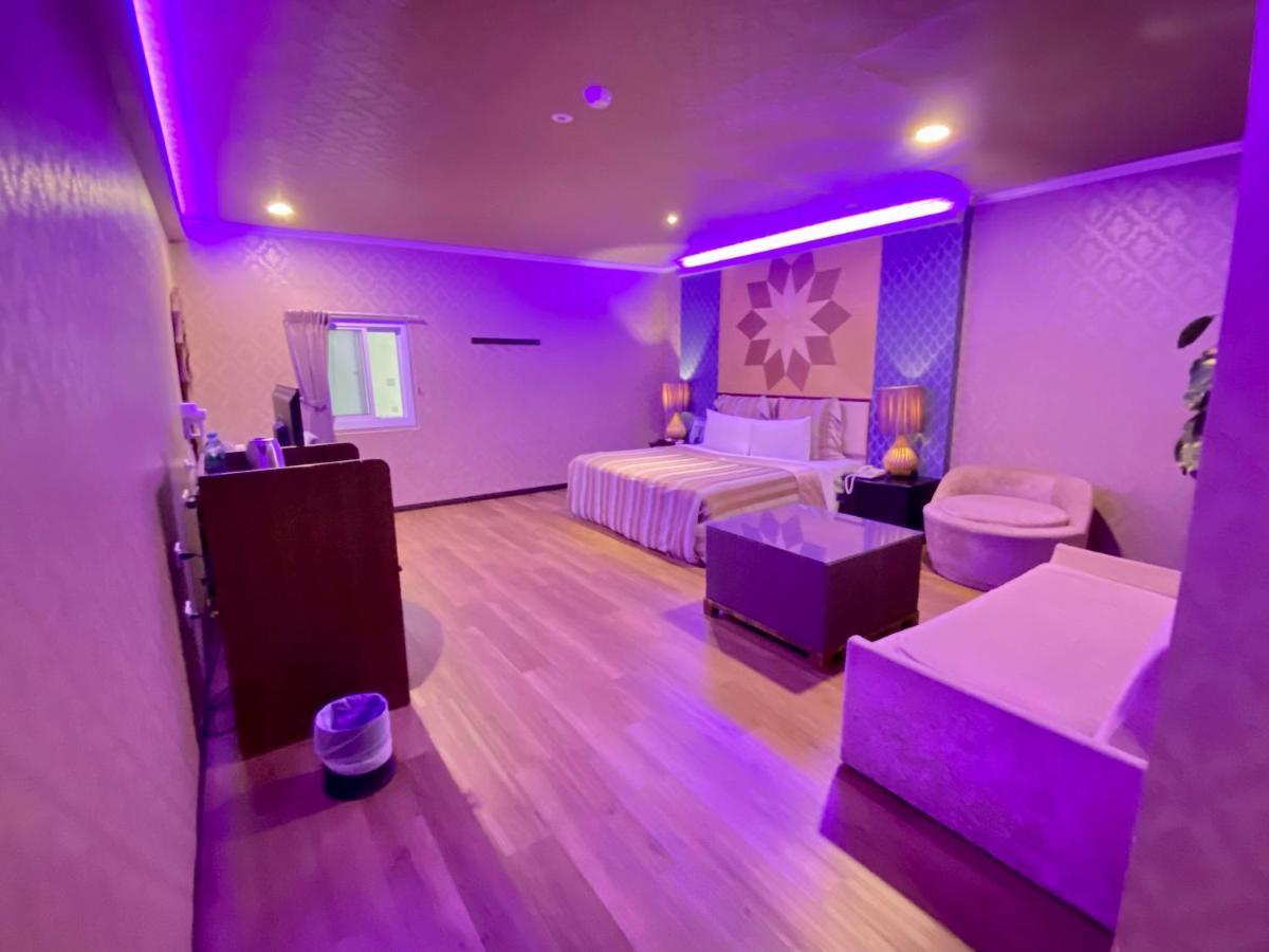 Huang Xing Motel Pingtung Buitenkant foto