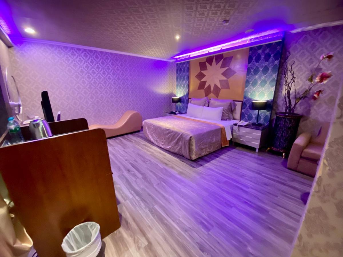 Huang Xing Motel Pingtung Buitenkant foto